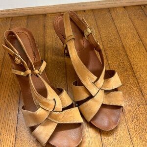 Elegant Tan Women's Sandals